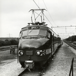 168233 Afbeelding van het electrische treinstel nr. 1201 (mat. 1957, Benelux) van de N.S. tijdens een proefrit op het ...